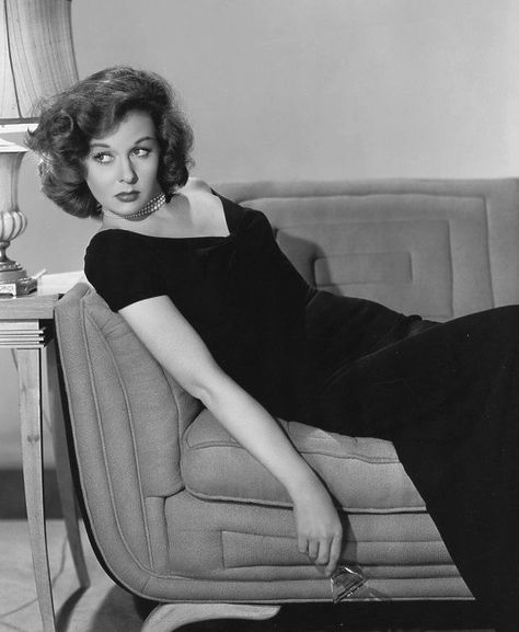 olivethomas: «Susan Hayward dans Smash-Up, l'histoire d'une femme, 1947» Desperately Seeking Susan, Rhonda Fleming, Susan Hayward, Old Hollywood Movie, Loretta Young, Classic Cinema, Hollywood Actors, Joan Crawford, Actrices Hollywood