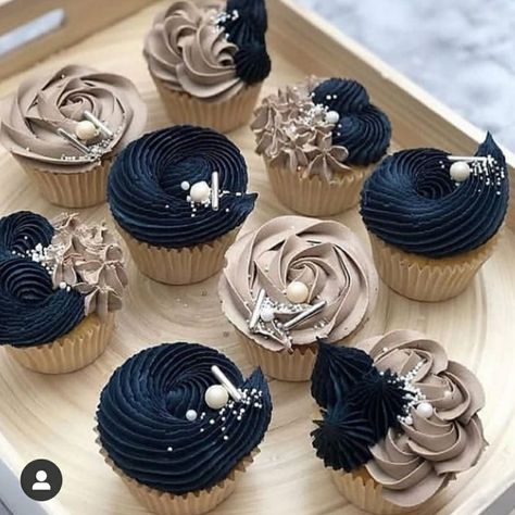 Desert Bar, Elegant Cupcakes, Dessert Truffles, Cupcake Cake Designs, Cake Decorating Frosting, Cupcake Bouquet, Tasty Kitchen, Cupcake Designs, Marble Cake