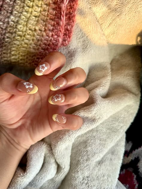 #summer #nails #aesthetic #fashion Apres Nails, Summer Nails Aesthetic, Hibiscus Nails, Nails For School, 2024 Nails, Simple Gel Nails, Nails Aesthetic, Girl Talk, Funky Nails