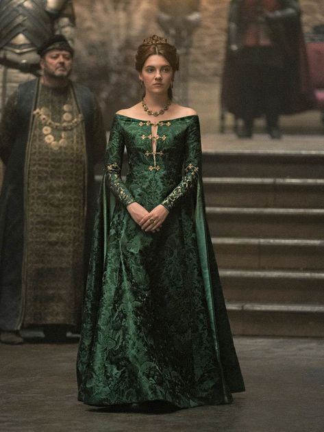 house of the dragon hotd Game Of Thrones Green Dress, Alicent Hightower Wedding Dress, House Of The Dragon Wedding Dress, House Of Dragon Fashion, House Of The Dragon Costume Design, House Of Dragons Costume, House Of Dragons Dresses, House Of Dragon Dresses, House Of The Dragon Cosplay