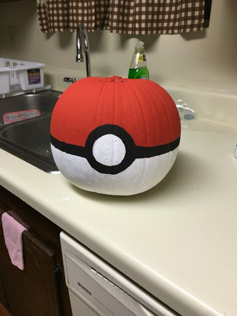 Diy Pokemon ball pumpkin Pokeball Pumpkin Painting, Pokemon Ball Pumpkin, Disney Painted Pumpkins Ideas, School Spirit Pumpkin Decorating, Pumpkin Painting Pokemon, Pumpkin Painting Ideas Pokemon, Disney Painted Pumpkin Ideas, Pokemon Halloween Decorations, Pokemon Pumpkin Painting