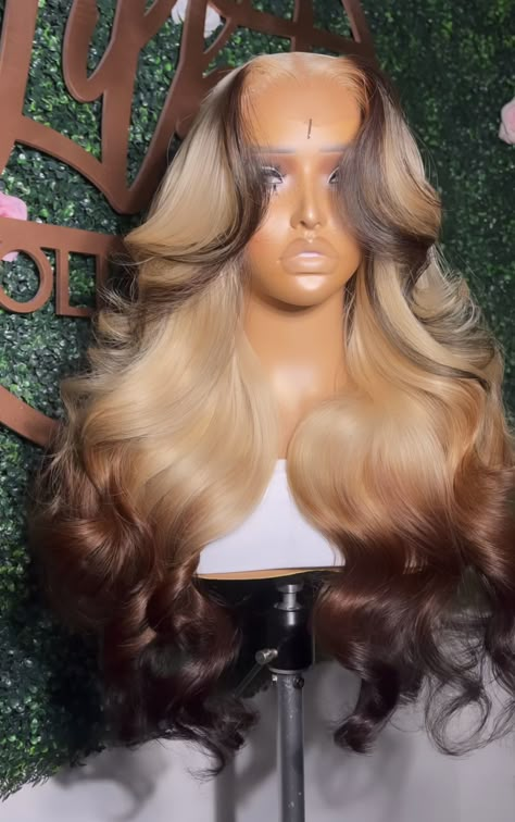 Two Tone Lace Front Wigs, Blonde Hair Color Ideas Wigs, Blonde And Black Lace Front Wigs, Wig Color Ideas Light Skin, Blonde Wig Color Ideas, Wig Hairstyles Back To School, Fall Hair Colors Lace Front Wigs, Wigs Ideas For Black Women, Wig Color Inspiration