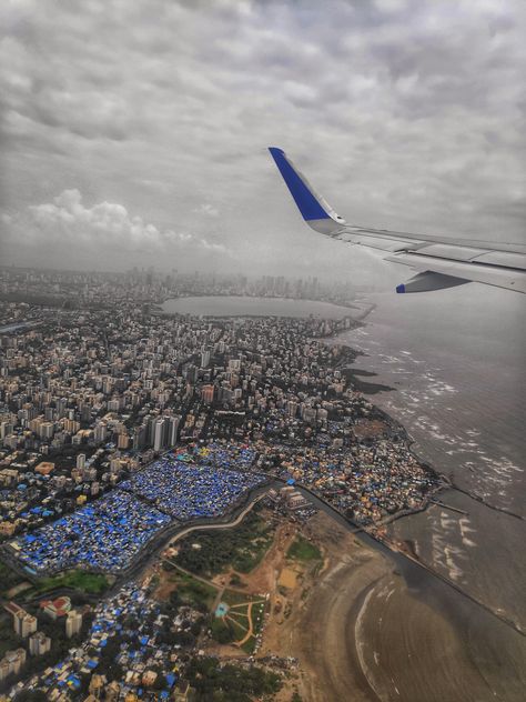 Mumbai. Mumbai Airport Snap Night, Mumbai City Photography, Mumbai Flight Snapchat, Mumbai Flight View, Mumbai Airport Night, Starbucks Snapchat, Delhi Flight View, Mumbai Aesthetic, Mumbai Night View From Flight