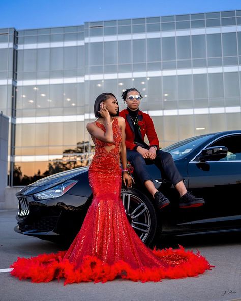 Red Prom Couple Outfit, Prom Outfits For Couples, Prom Couples Outfits, Red Prom Suit, Prom Outfits For Guys, Couple Prom, Pretty Homecoming Dresses, Prom Pictures Couples, Instagram Code