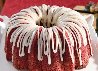 Red Velvet Pound Cake with Vanilla Cream Cheese Red Velvet Pound Cake With Cream Cheese, Pound Cake Paula Deen, Red Velvet Pound Cake Recipe, Big Red Cake, Red Velvet Pound Cake, Christmas Fare, Southern Cakes, Red Velvet Bundt, Bourbon Cake