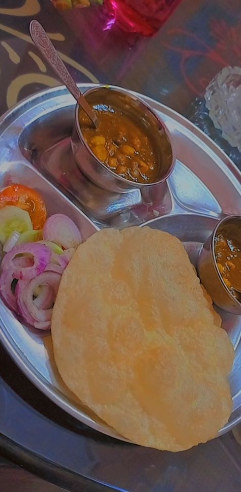 Indian foods chole bhature home made  dish pin Chole Bhature Snapchat Story, Chole Bhature Snap, Chole Bhature, Snap Story, Instagram Party, Girly Songs, Snap Food, Snap Quotes, Food Snapchat