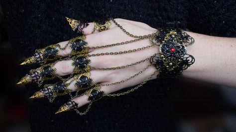 Claw Rings, Vampire Jewelry, Gold Gloves, Claw Ring, Gothic Vampire, Nail Ring, Magical Jewelry, Festival Jewelry, Black Jewelry