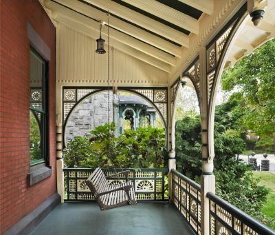 Victorian Balcony, Victorian Porch Ideas, Folk Victorian Farmhouse, Design Terrace, Victorian Homes Exterior, Victorian Porch, Traditional Porch, Balcony Design Ideas, Porch Remodel