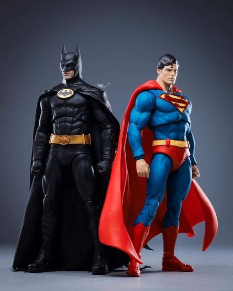 Batman Movie Posters, Superman Figure, Dc Comics Action Figures, Superman Artwork, Superman Wallpaper, Super Man, Dc Collectibles, Avengers Comics, Toy Art