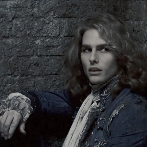 Interview With The Vampire Tom Cruise, Tom Cruise Interview With The Vampire, Lestat Tom Cruise, Lestat Pfp, Iwtv Lestat, 19th Century Vampire, Male Vampire Aesthetic, Interview With The Vampire Aesthetic, Interview With The Vampire Lestat