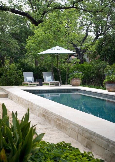 Montevista Estate - Traditional - Pool - Austin - by Brad Sharpe Pools | Houzz Pool With Hill Behind, Raised Pools, Beach Entry Pool, Small Yard Landscaping, Pool Landscape Design, Rectangular Pool, Custom Pool, Natural Swimming Pool, Small Pools