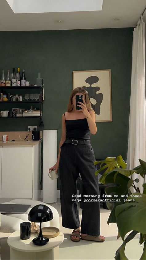 Verhalen • Instagram Brittany Bathgate Style, Brittany Bathgate, Amy Smilovic, Perfect Capsule Wardrobe, Wardrobe Clothing, California Cool, Summer Capsule, Clothing Summer, Work Style