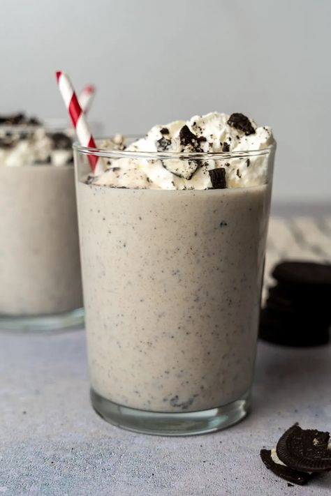 Cookies And Cream Protein Shake, Oreo Protein Shake, Oh Snap Macros, Macro Foods, Cookies And Cream Protein, Easy Protein Shakes, Protein Shake Ingredients, Oreo Cookie Flavors, Protein Drink Recipes