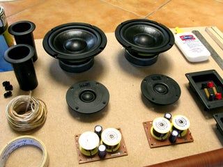 Diy Bookshelf Speakers, Stereo Setup, Speaker Box Diy, Diy Boombox, Diy Bluetooth Speaker, Diy Hifi, Diy Audio Projects, Woofer Speaker, Subwoofer Box Design