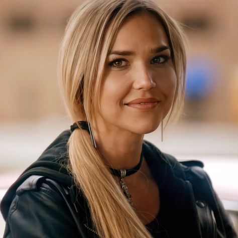 #tvd #lexi Lexi Branson, Arielle Kebbel, The Vampire Diaries 3, International Women’s Day, Celebrity Portraits, Vampire Diaries The Originals, Woman’s Day, Vampire Diaries, Pretty Woman