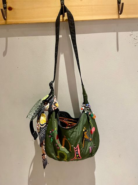 Baggu medium crescent bag with embellishments, decorated baggu Baggu Small Crescent Bag, Baggu Crescent Bag Decorated, Whats In My Baggu Crescent Bag, Baggu Decorated, Baggu Crescent Bag Aesthetic, Baggu Crescent Bag Outfit, Baggu Crescent Bag, Baggu Crescent, Baggu Bag