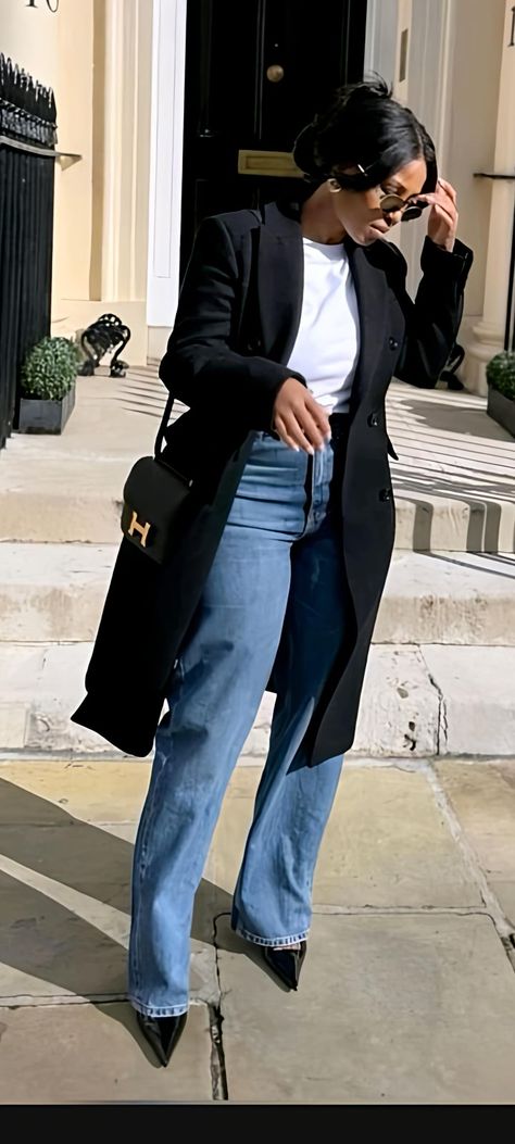 Denim Shirt Blazer Outfit, Black Cargo Jeans Outfit Women, Blazer Airport Outfit, Old Money Outfits Black Women, Navy Blue Blazer Outfit Women, Cargo Jeans Outfit Women, Denim Blazer Outfit, Homecoming Fits, Navy Blue Blazer Outfit