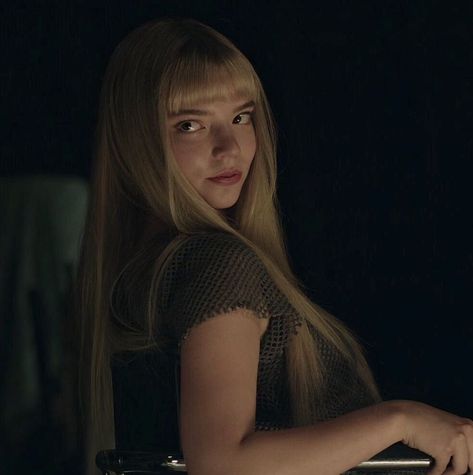 hourly anya taylor-joy on Twitter: "can't believe anya taylor-joy carried this film on her back… " Illyana Rasputin, Anya Joy, Rita Skeeter, Joy Taylor, Whatsapp Theme, The New Mutants, In Gif, Foto Poses, Long Blonde