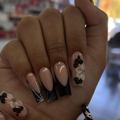 Diana Alvarez ✨ 🧿 on Instagram: "🖤✨ 

#blacknails #blackflowers #flowers #insposet #elginnails #elginnailstech" Nails With Acrylic Flowers, Black French Tips, 3d Flower Nails, Black French, Acrylic Flowers, Black Flowers, 3d Flowers, Flower Nails, Black Nails