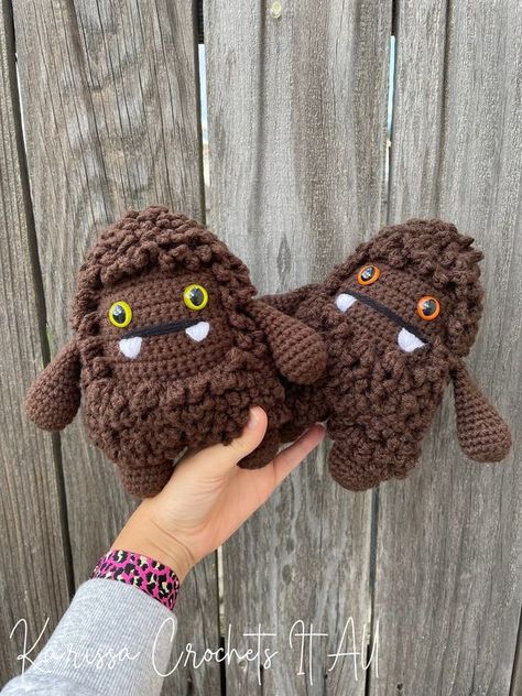 Shaggy Sasquatch Crochet Pattern - Bigfoot Amigurumi Monster | DIY Crochet, Sasquatch, Amigurumi, Monster Crochet toy story #crochettoystory #crochet #crochettoy #crochettoys 5.791 Crochet Sasquatch, Monster Diy, 5mm Crochet Hook, Crochet Monsters, Bug Crafts, Easter Bunny Plush, Puppet Crafts, Stitch Marker, Halloween Crochet