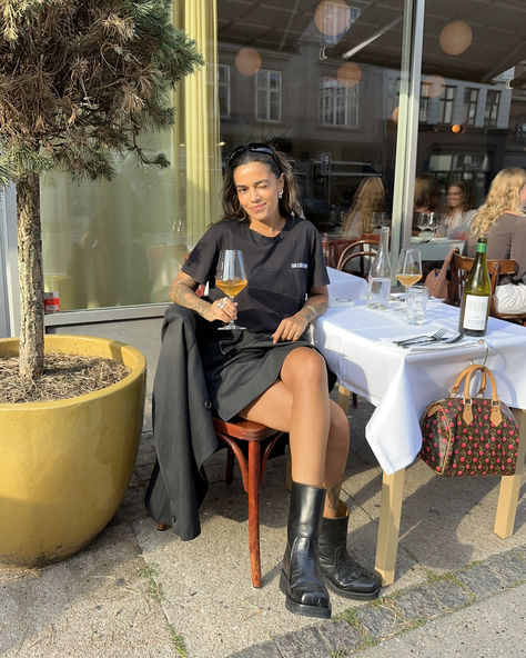 📍Place to visit: AMORE bar
📌Save the Pin with recommendations by local influencer Naomi Anwer and take a closer look at the unique aesthetic of Copenhagen lifestyles. Copenhagen Influencers, Copenhagen City And Style, Naomi Anwer, Copenhagen Outfit, Thirty Flirty And Thriving, Copenhagen City, Chill Fits, Wearing All Black, Wardrobe Update