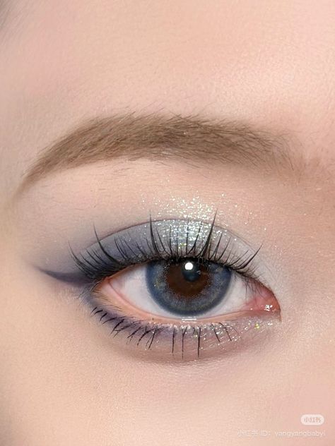 Subtle Blue Eye Makeup, Light Blue Makeup Looks, Halloween Makeuo, Blue Makeup Looks, Japanese Makeup, Types Of Makeup, Eye Makeup Designs, Soft Makeup, Chernobyl