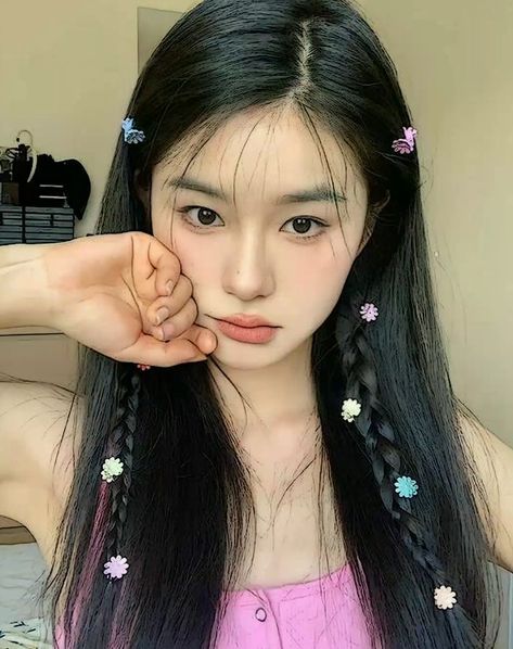 Cute Hairstyles Kpop, Kpop Inspired Hairstyles, Kpop Hairstyles Girl, Kpop Hairstyles, Korean Hairstyles Women, Hair Pins Diy, Hairstyles Girl, Concert Hairstyles, Rayong