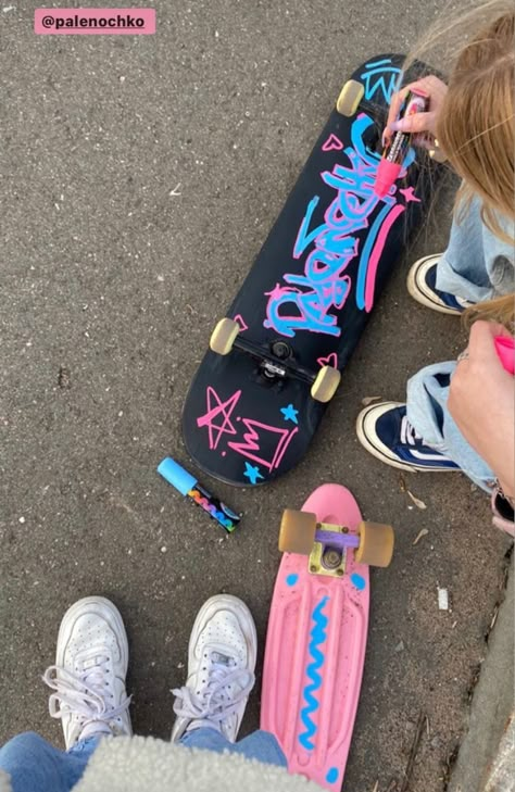 Painting Skateboards Ideas Aesthetic, Skate Bord Design Ideas, Skate Board Deck Design, Skateboard Custom Paint, Skateboard Deck Ideas, Skateboard Design Ideas Art, Skateboard Decor Ideas, Skateboard Ideas Design, Aesthetic Skateboard Design