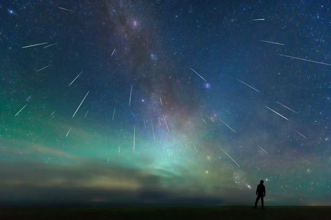 Solar System Information, Leonid Meteor Shower, Dark Site, White Plastic Table, Constellations In The Sky, Near Dark, Perseid Meteor Shower, Space Dust, Light Pollution