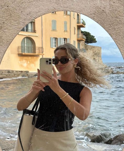 @juliehocke Saint Tropez Photo Ideas, South Of France Instagram Pictures, South Of France Photo Ideas, St Tropez Instagram, Saint Tropez Outfit, Saint Tropez Aesthetic, St Tropez Aesthetic, Ralph Lauren Men Outfits, House In The Hills