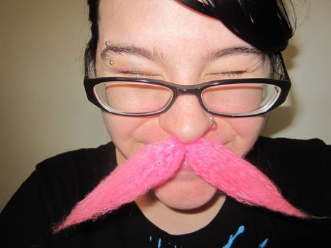 Mustache Diy, Fake Mustache, Fake Mustaches, How To Make Eggs, Yarn Craft, Diy Gnomes, How To Make Diy, Hot Glue Gun, Glue Gun