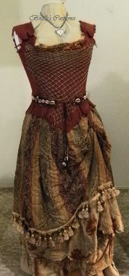 Fishnet corset Tia Dalma Costume, Tia Dalma, Voodoo Costume, Pirate Garb, Pirate Costumes, Costume Inspirations, Female Pirate Costume, Lady Pirate, Steampunk Pirate