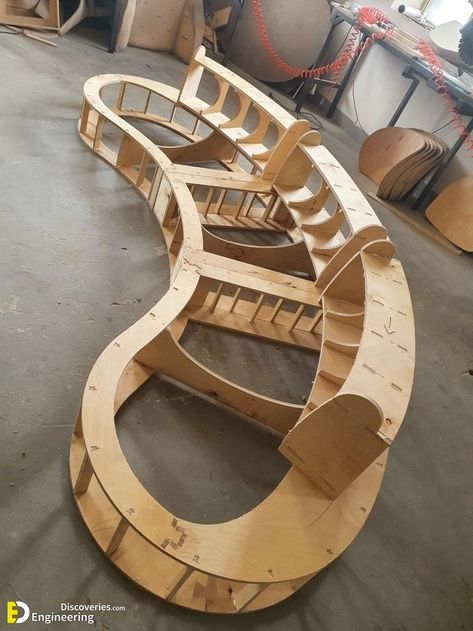 Most Amazing Woodworking Project Smart Design Ideas | Engineering Discoveries Small Curved Sofa, Gray Sofa Styling, Latest Sofa Set Designs, Curved Sofa Living Room, Classic Sofa Styles, Curvy Sofa, Green Sofa Living Room, Sofa Design Wood, Wooden Sofa Set Designs