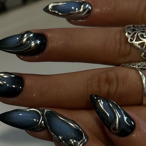 Black Nails Ideas Chrome, Almond Nails With Chrome Design, Black Nails Chrome Design, Dark Blue Crome Nails, Halloween Chrome Nails Designs, Halloween Blue Nails, Navy Nails With Chrome, Chrome Nails Designs Blue, Nail Inspo Dark Blue