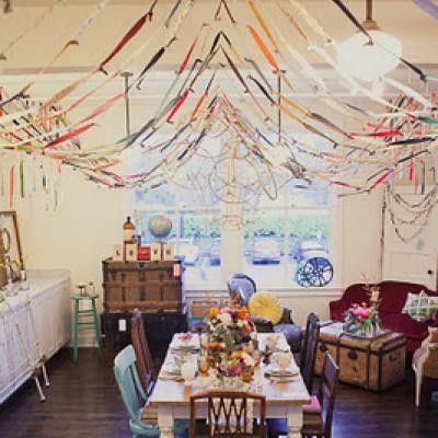 love these streamers! This hasta be the coolest idea EVER!!!! I don't sew but I can tie fabric. Fabric Streamers, Mismatched Chairs, Party Streamers, Fabric Garland, Pretty Party, Vintage Rentals, Fabric Strips, Diy Party Decorations, Party Inspiration