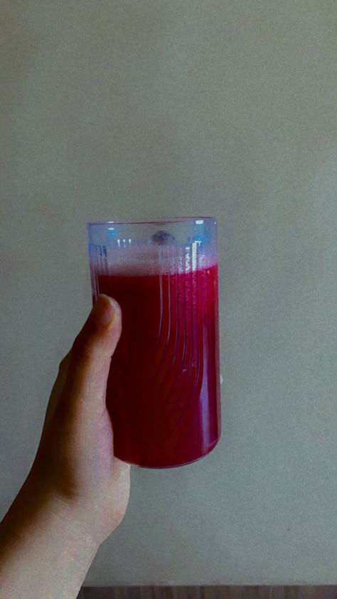 #recipe #betrootjuice #beetroot #veggies #veganfood #desifood Beetroot Juice Aesthetic, Beetroot Juice Snap, Juice Snap, Beetroot Juice, Food Aesthetics, Desi Food, Daily Dose, Carrots, Vegan Recipes