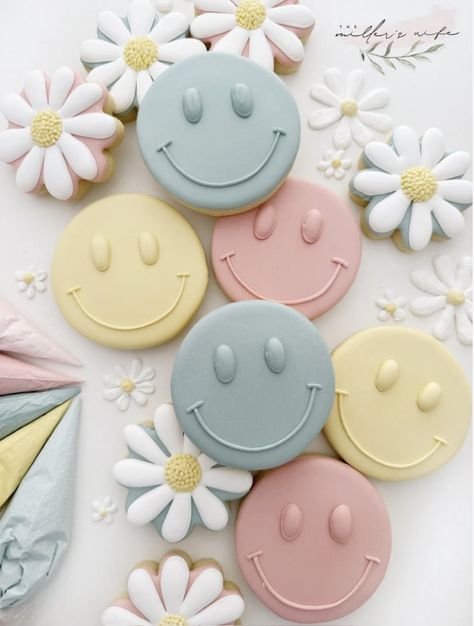 Cute Royal Icing Cookies, Summer Royal Icing Cookies, Easy Royal Icing Cookies Design, Summer Sugar Cookies Decorated, Summer Decorated Cookies, Summer Cookies Decorated, Royal Icing Cookie Decorating, Cookie Royal Icing, Summer Sugar Cookies