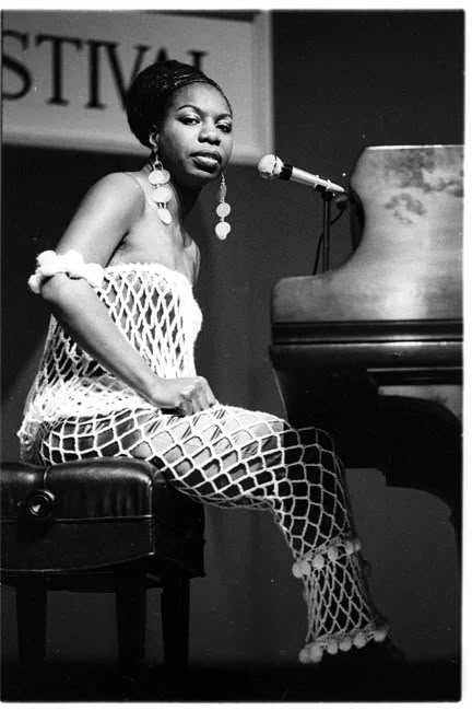 Billy Holiday, Newport Jazz Festival, Carolina Do Norte, Eartha Kitt, Jazz And Blues, Jazz Artists, Black Glamour, Vintage Black Glamour, Nina Simone