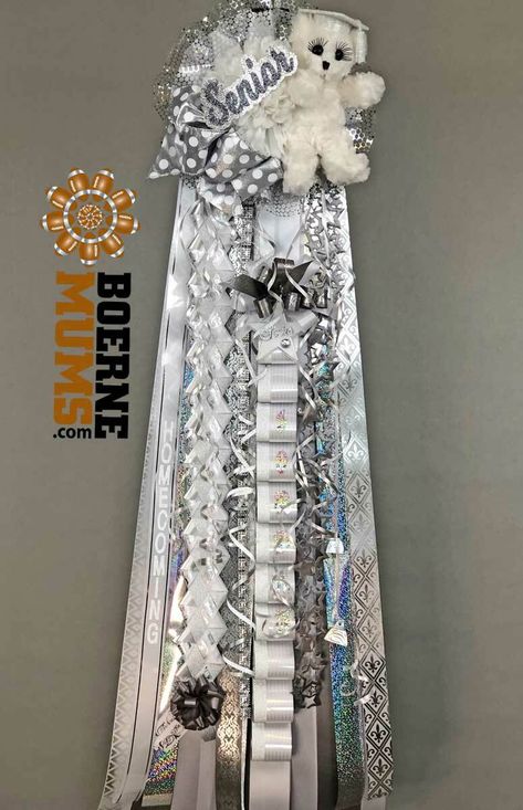 White Homecoming Mum, Mums And Garters, Senior Homecoming, Mum Flower, Homecoming Garter, White Mums, Homecoming Mums Diy, Single Mum, Mums Flowers