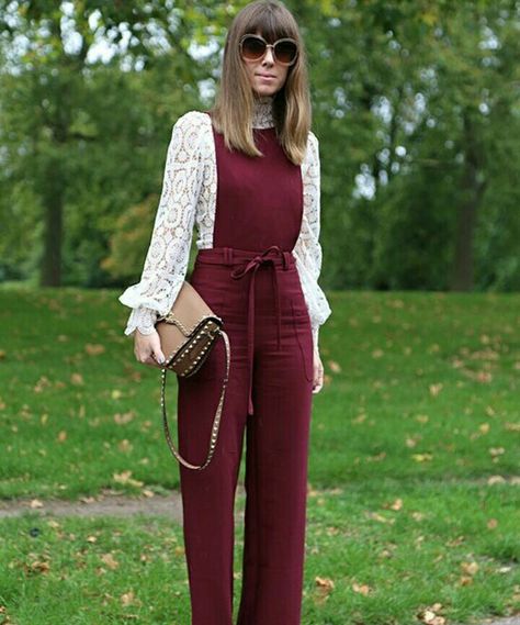 Maroon Overalls, Overalls Outfit, Wideleg Pants, The Best Street Style, Fashion Tv, Modest Clothing, Best Street Style, Cool Street Fashion, Street Style Looks