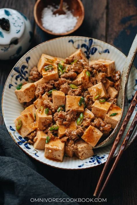 Tofu with minced pork combines the rich, savory taste of ground pork with the soft, delicate texture of tofu, creating a flavorful, comforting meal. It’s a great dish to try if you love mapo tofu but don’t want all the fiery spice. Pork Tofu Recipe, Egg Drop Soup Easy, Soy Foods, Mapo Tofu Recipe, Marinated Pork Chops, One Pot Vegetarian, Minced Pork, Mapo Tofu, Tofu Stir Fry