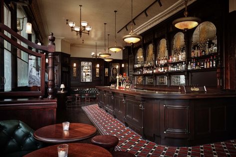 Pub Snack, London Breakfast, Portland Street, Restaurants In London, Pub Design, London Pubs, Dining Room Seating, Leather Bar Stools, Wood Interiors