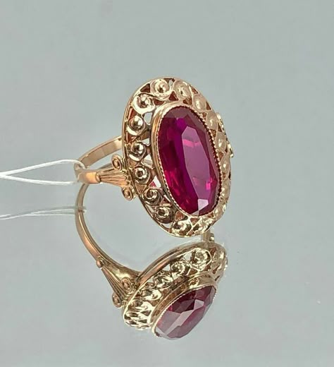 Ruby Ring Vintage Gold, Wedding Rings Design, Gold Ring With Ruby, Ruby Ring Designs, Antique Ruby Ring, Gold Ruby Ring, Ring With Ruby, Mens Ring Designs, Antique Gold Rings