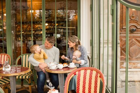 Restaurant Family Photoshoot, Cafe Family Photoshoot, Casual Family Portraits, Twin Photoshoot, Cafe Photoshoot, Katie Donnelly, Family Cafe, Outdoor Family Photoshoot, Family Photo Studio