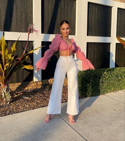 White Jeans And Pink Top Outfit, White Bell Bottoms Outfit Summer, Wide Leg Pants Outfit White, Pink Top And White Jeans Outfit, White Pants Party Outfit, Barbie Pants Outfit, Pink Shirt With White Pants, White Jeans Pink Top Outfit, White Pants Pink Top Outfit