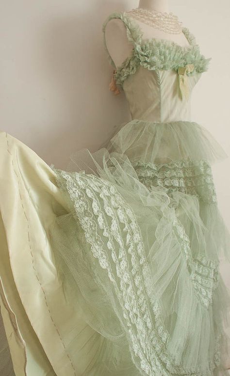 Green Frilly Dress, Vintage Garden Party Dress, Mint Tulle Dress, Vintage Green Dresses, 50s Dresses Vintage, Pastel Green Prom Dress, Mint Green Clothes, 1950s Tulle Dress, Vintage Tulle Dress