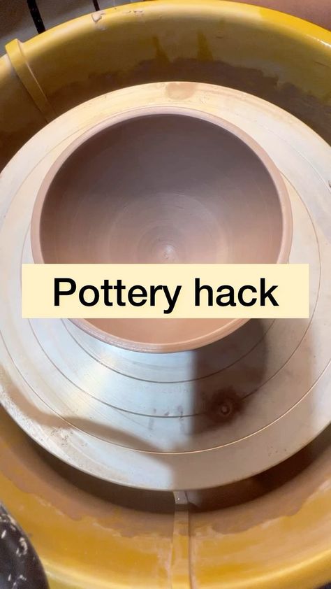 Small Pottery Ideas, Happy Ceramics, Quirky Ceramics, Clay Hacks, Clay Throwing, Bonbonniere Ideas, Handmade Clay Pots, Pottery Tips, Small Ceramic Bowl