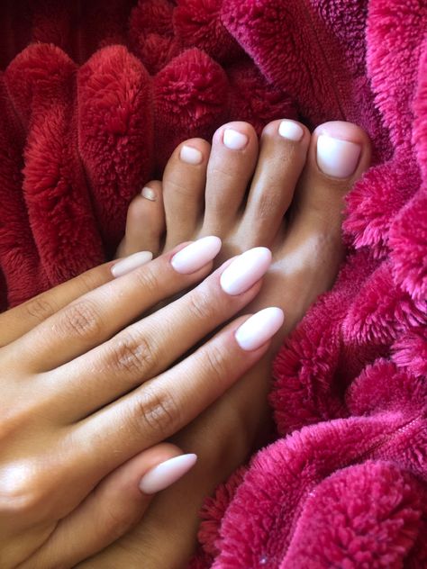 Milky Toe Nails, White Nails Pedicure, White Mani Pedi, Summer Mani Pedi Combos, Milky White Toe Nails, Manicure Pedicure Combo, Summer Mani Pedi, Honeymoon Nails, Mani Pedi Combos