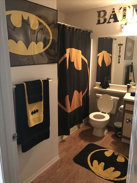 Batman Room Decor, Batman Bathroom, Movies Animated, Batman Room, 웃긴 사진, Dream Room Inspiration, Room Makeover Inspiration, House Room, Room Inspiration Bedroom