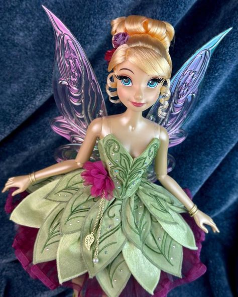 Tinkerbell Cosplay, Tinkerbell Doll, Fairy Face Paint, Disney Fairies, Disney Dolls, Fairy Dress, Custom Dolls, Disney Outfits, Outfits Aesthetic